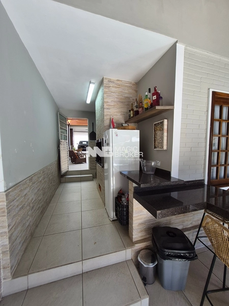 RESIDÊNCIA EXCLUSIVA COM LAZER PRIVATIVO | HUGO LANGE | CURITIBA Arquitetura integrada | Terreno amplo | Experiência de alto padrão: 6ª foto da galeria de imagens do imóvel