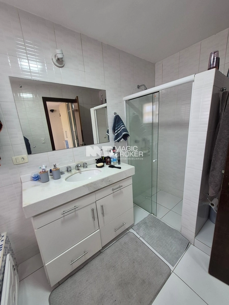 RESIDÊNCIA EXCLUSIVA COM LAZER PRIVATIVO | HUGO LANGE | CURITIBA Arquitetura integrada | Terreno amplo | Experiência de alto padrão: 35ª foto da galeria de imagens do imóvel