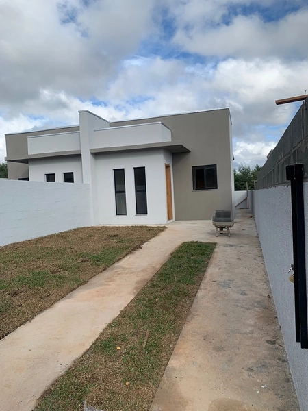 Casa em Colombo : 4ª foto da galeria de imagens do imóvel