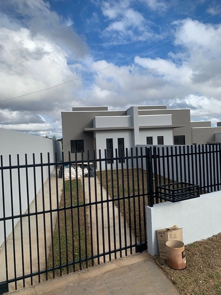Casa em Colombo : 1ª foto da galeria de imagens do imóvel