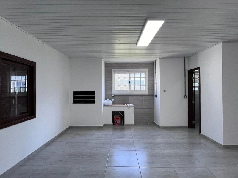 Casa 4 dormitórios, piscina, pátio, próximo do mar em Xangri-lá: 3ª foto da galeria de imagens do imóvel