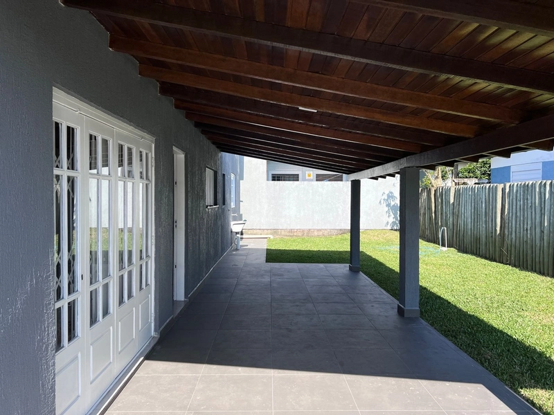 Casa 4 dormitórios, piscina, pátio, próximo do mar em Xangri-lá: 1ª foto da galeria de imagens do imóvel
