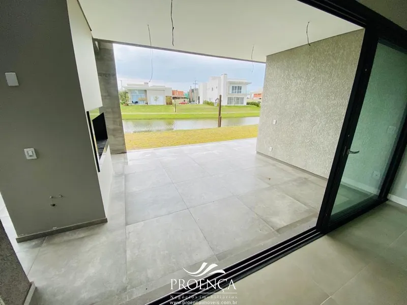 Sobrado Beira Lago 5 suítes - Condominio Capão Ilhas - Capão da Canoa: 24ª foto da galeria de imagens do imóvel