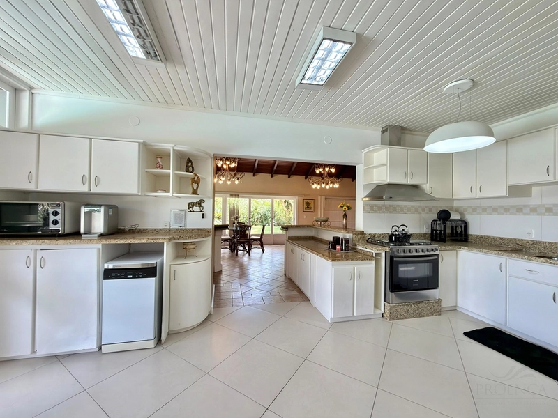 CASA À VENDA EM ATLÂNTIDA! 2 LOTES • 1.200 M² DE TERRENO • 4 SUÍTES: 14ª foto da galeria de imagens do imóvel