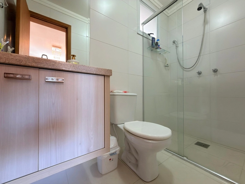 APARTAMENTO À VENDA EM CAPÃO DA CANOA, FRENTE PRAÇA: 1ª foto da galeria de imagens do imóvel