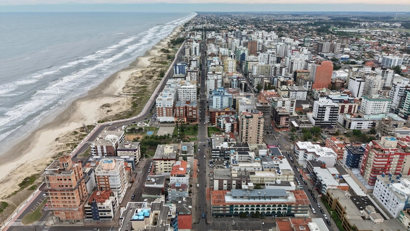 APARTAMENTO COM SACADA DE FRENTE - CAPÃO DA CANOA!: 5ª foto da galeria de imagens do imóvel