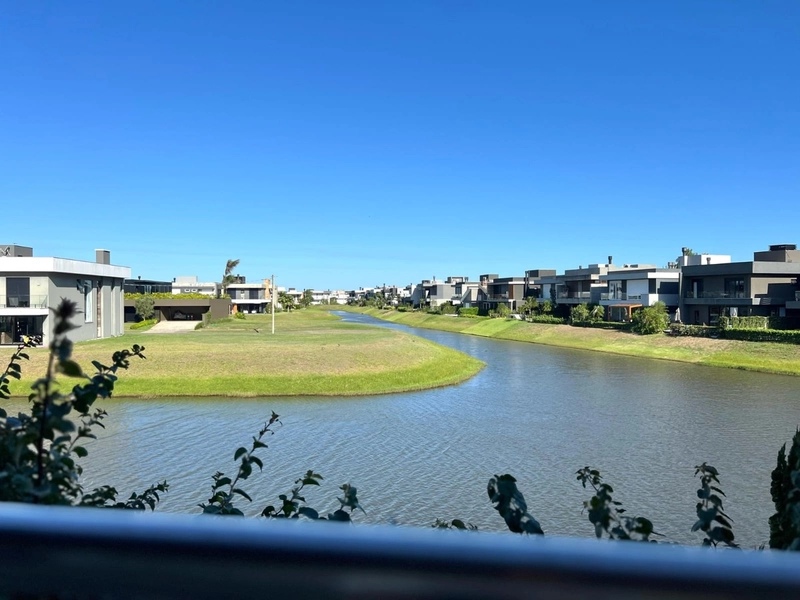 Sobrado Beira Lago 4 suítes-Cond Capão Ilhas -Capão da Canoa: 15ª foto da galeria de imagens do imóvel