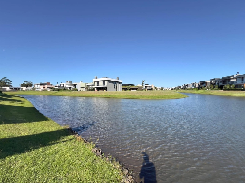 Sobrado Beira Lago 4 suítes-Cond Capão Ilhas -Capão da Canoa: 21ª foto da galeria de imagens do imóvel