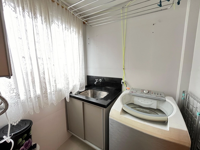 Apartamento de 02 Dormitórios com eterna  vista para mar: 3ª foto da galeria de imagens do imóvel