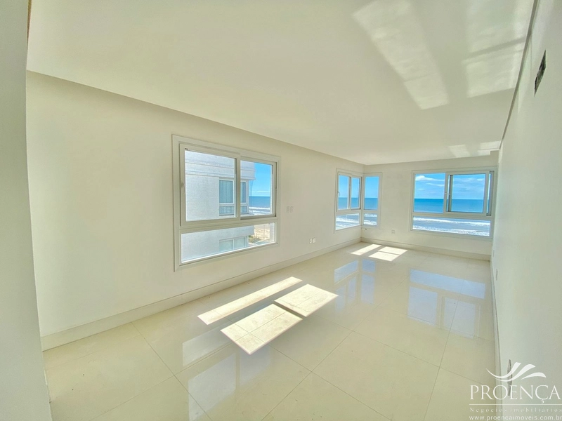 Apartamento 3 dormitórios Beira Mar e  Praça do Farol Capão da Canoa!: 3ª foto da galeria de imagens do imóvel