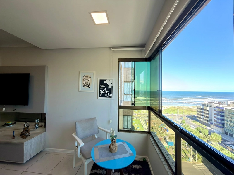 APARTAMENTO À VENDA EM CAPÃO DA CANOA! VISTA MAR • PRAÇA • 1 QUADRA DO MAR: 1ª foto da galeria de imagens do imóvel