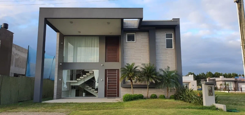 Casas à venda em Xangri-Lá, Condomínio Riviera.: 1ª foto da galeria de imagens do imóvel