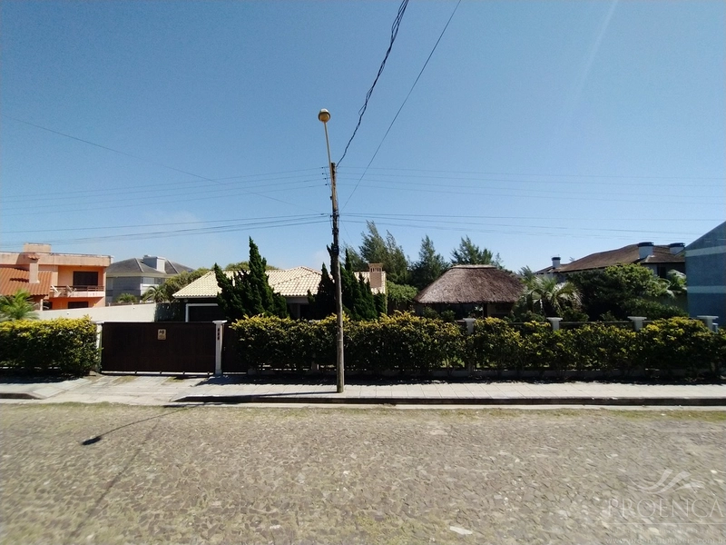 Casa a venda na Noiva do Mar com  3 terrenos, quiosque, piscina...: 2ª foto da galeria de imagens do imóvel