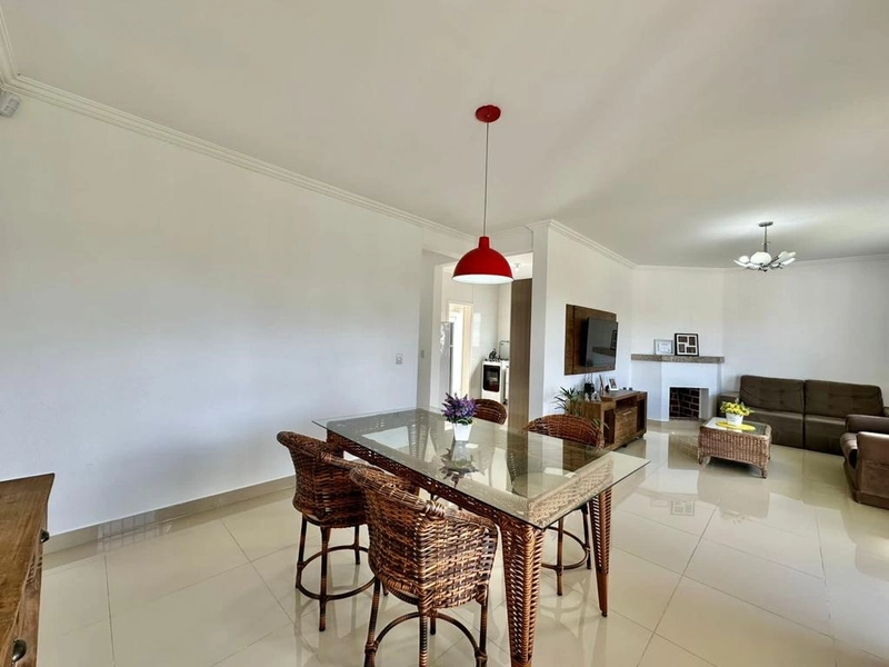 Casa 3 Dormitórios Lado Mar: 4ª foto da galeria de imagens do imóvel