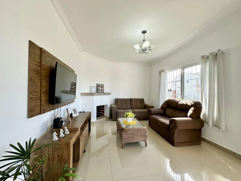 Casa 3 Dormitórios Lado Mar: 1ª foto da galeria de imagens do imóvel