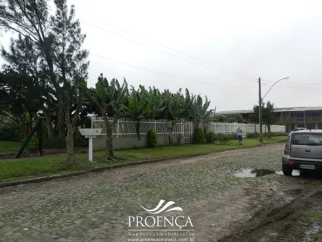Casa com 3 Terrenos em Capão da Canoa: 2ª foto da galeria de imagens do imóvel