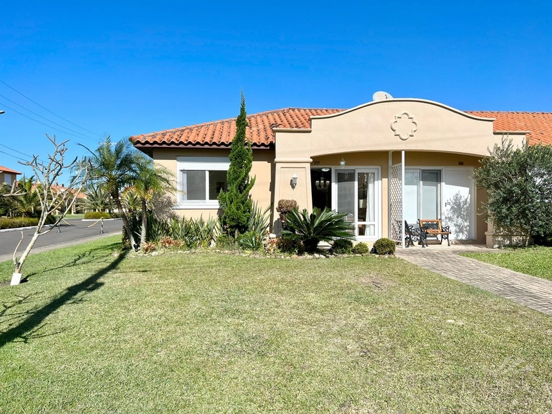 Casa Hermosa 3 Dormitórios, Frente ao Clube. Noiva do mar- Xangrilá.: 1ª foto da galeria de imagens do imóvel