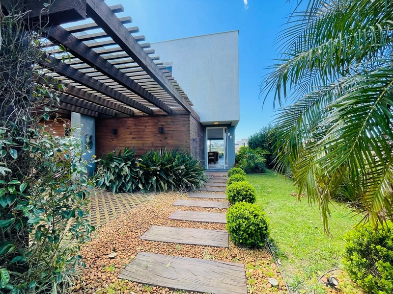Sobrado 3 Suítes no Condomínio One Atlântida Houses. Atlântida: 1ª foto da galeria de imagens do imóvel