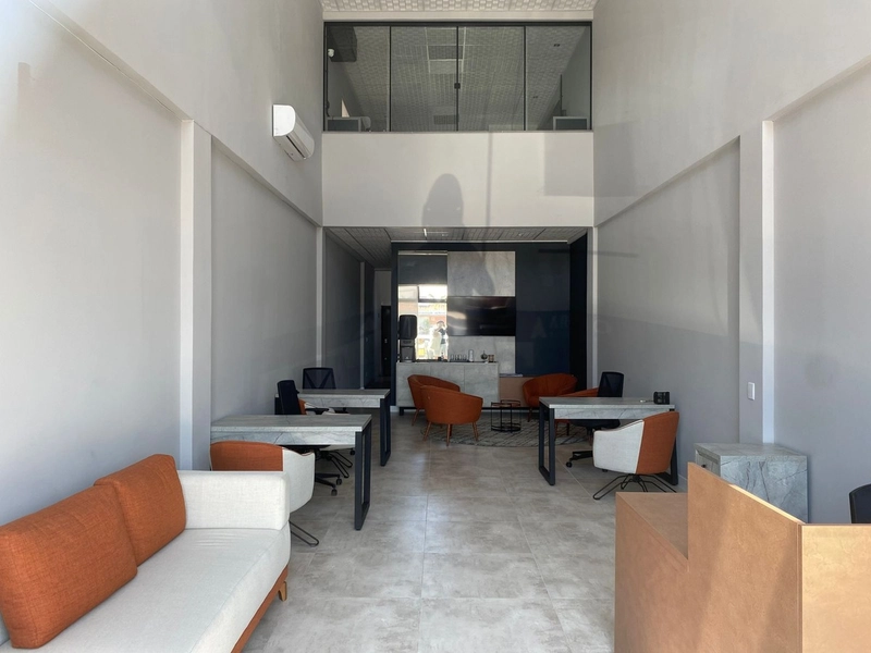 Loja Comercial com 120m²,  pé direito alto com 7 metros e mezanino.: 3ª foto da galeria de imagens do imóvel