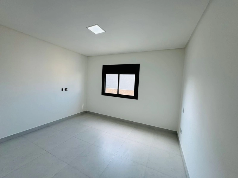 OPORTUNIDADE ÚNICA! 3 SUÍTES, 2 VAGAS, 250MTS DO MAR!: 8ª foto da galeria de imagens do imóvel