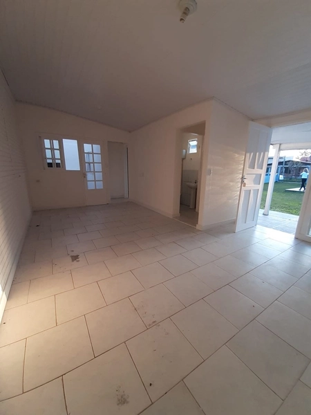 Casa com piscina próximo a praia e prazo de até 60 x p/ pagar!: 3ª foto da galeria de imagens do imóvel