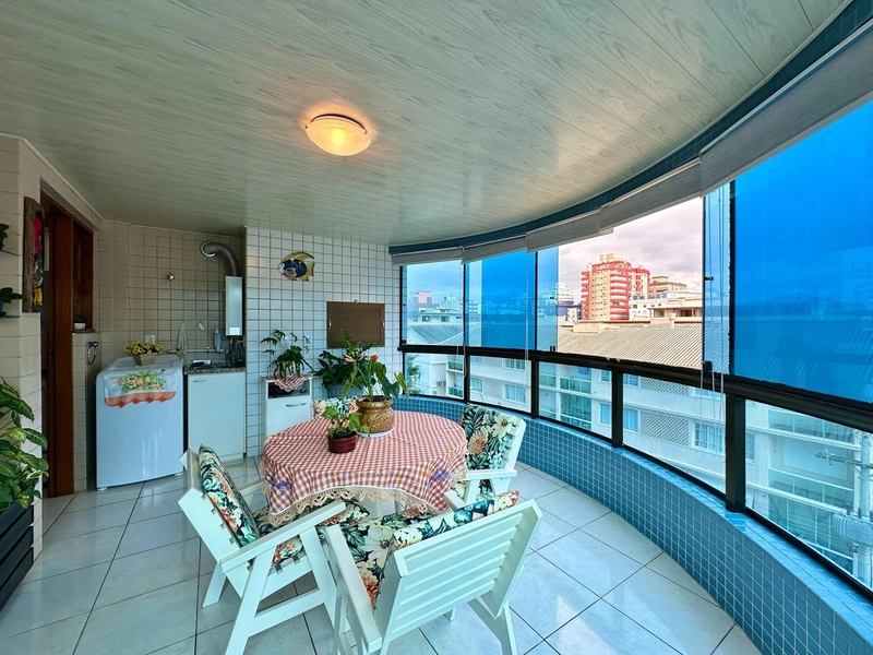APARTAMENTO MOBILIADO - SACADA DE FRENTE - AMPLO: 3ª foto da galeria de imagens do imóvel