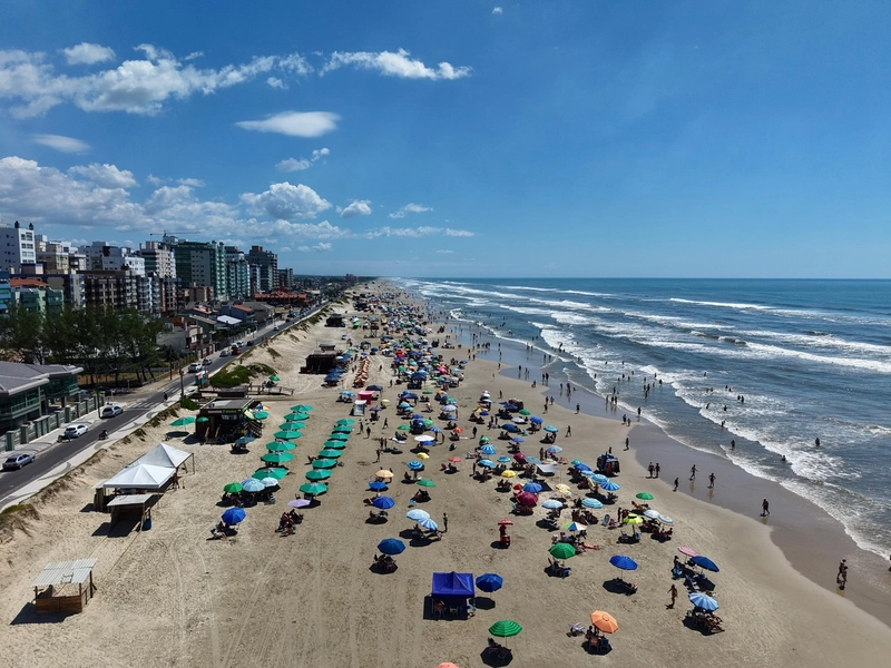APARTAMENTO MOBILIADO - SACADA DE FRENTE - AMPLO: 4ª foto da galeria de imagens do imóvel