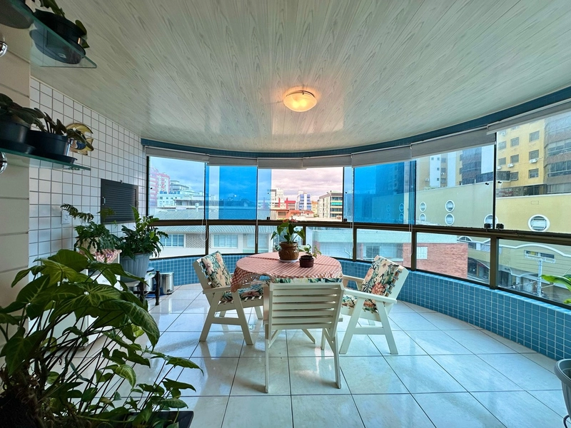 APARTAMENTO MOBILIADO - SACADA DE FRENTE - AMPLO: 17ª foto da galeria de imagens do imóvel