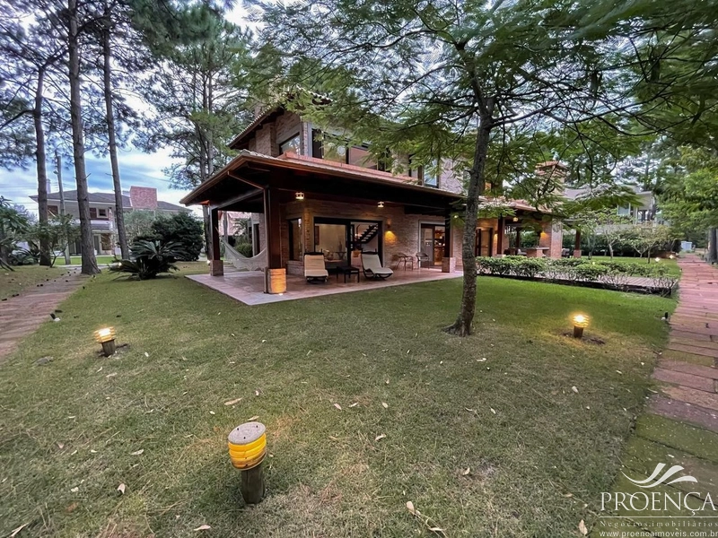 Casa 4 suítes no Condomínio Carmel em Atlântida, Xangri-lá: 4ª foto da galeria de imagens do imóvel
