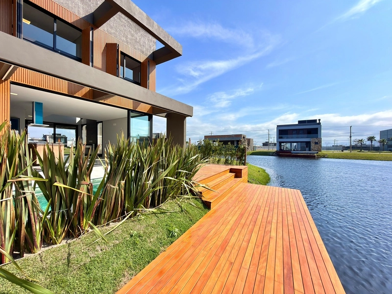 RESIDÊNCIA CONTEMPORÂNEA BEIRA-LAGO: 16ª foto da galeria de imagens do imóvel