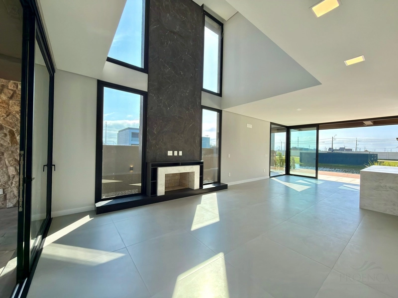 RESIDÊNCIA CONTEMPORÂNEA BEIRA-LAGO: 3ª foto da galeria de imagens do imóvel