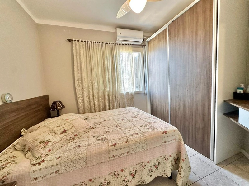 APARTAMENTO 02 DORMITÓRIOS FRENTE PRAÇA - CAPÃO DA CANOA: 3ª foto da galeria de imagens do imóvel