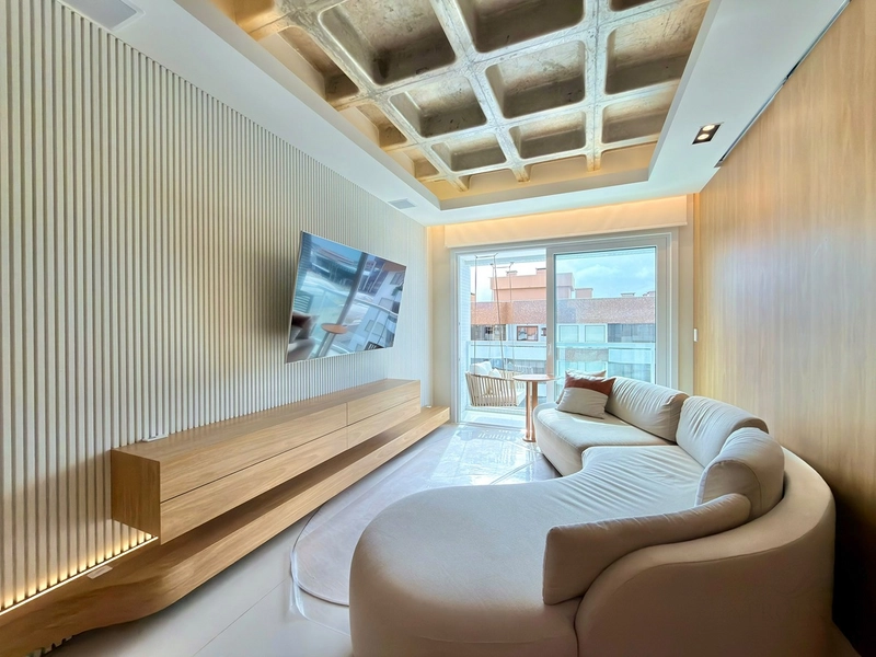APARTAMENTO À VENDA EM CAPÃO DA CANOA! AUTOMATIZADO • 2 SACADAS DE FRENTE • BOX DUPLO: 1ª foto da galeria de imagens do imóvel