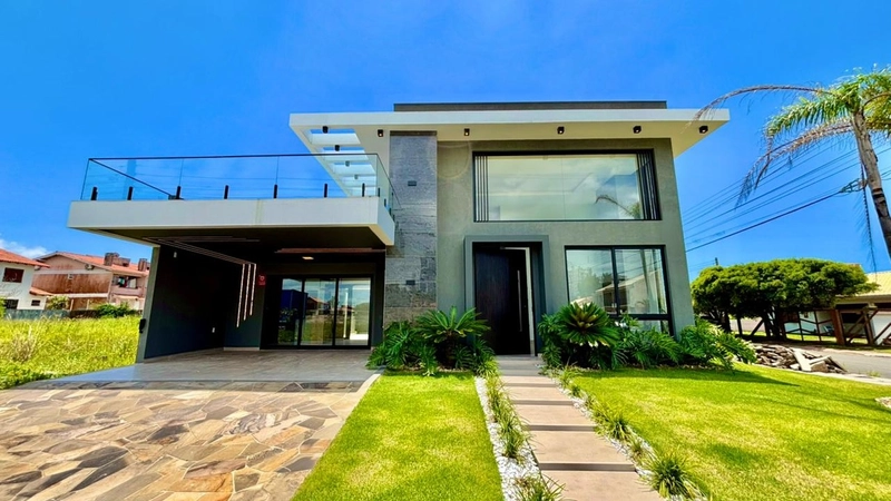 ESPETACULAR CASA  ESQUINA  A 100MTS DO MAR!! 3 SUITES MOB. E DECORADA!: 1ª foto da galeria de imagens do imóvel