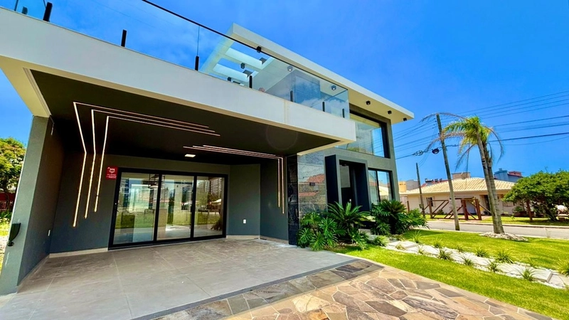ESPETACULAR CASA  ESQUINA  A 100MTS DO MAR!! 3 SUITES MOB. E DECORADA!: 2ª foto da galeria de imagens do imóvel