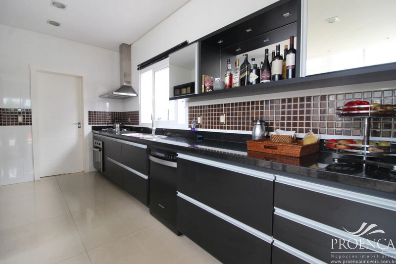 Sobrado com 4 suítes. Mobiliado e decorado em Xangri-lá.: 5ª foto da galeria de imagens do imóvel