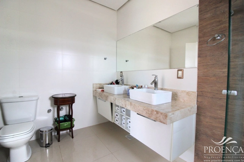 Sobrado com 4 suítes. Mobiliado e decorado em Xangri-lá.: 14ª foto da galeria de imagens do imóvel