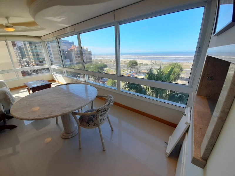 Apartamento 04 suítes frente Praça Bassani em Capão da Canoa: 4ª foto da galeria de imagens do imóvel