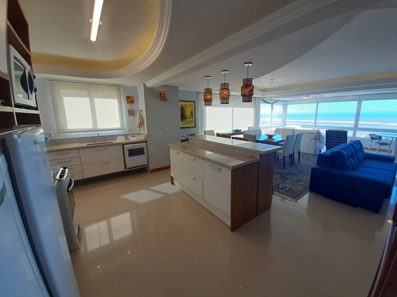 Apartamento 04 suítes frente Praça Bassani em Capão da Canoa: 2ª foto da galeria de imagens do imóvel