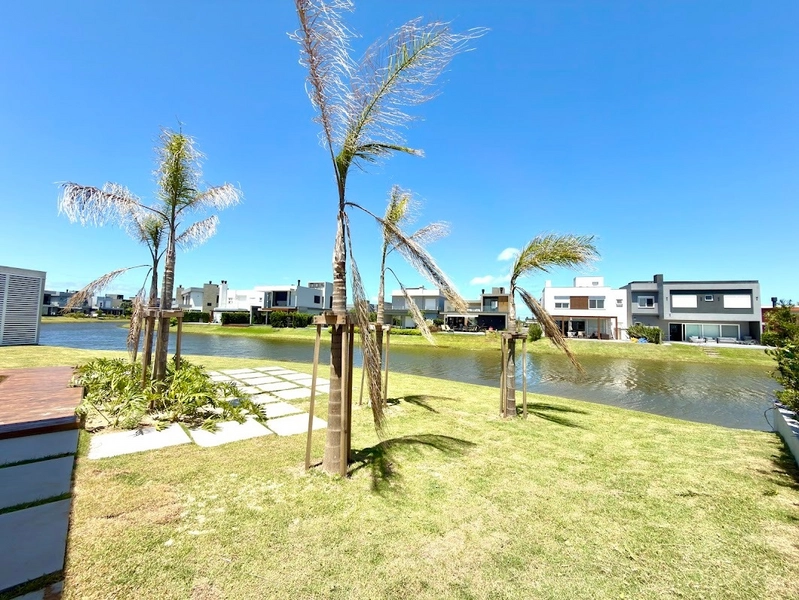 Casa Térrea Beira Lago no Condomínio Riviera Xangrilá: 25ª foto da galeria de imagens do imóvel