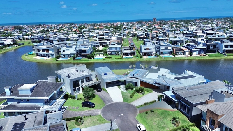 Casa Térrea Beira Lago no Condomínio Riviera Xangrilá: 37ª foto da galeria de imagens do imóvel