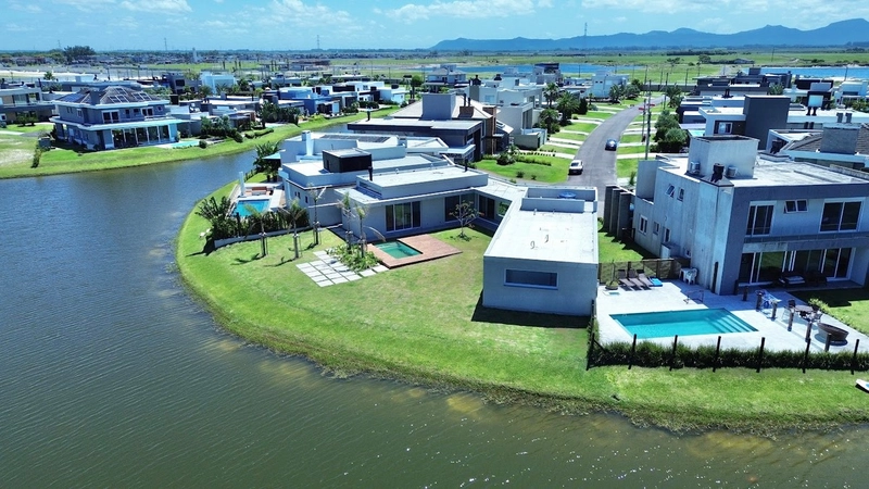 Casa Térrea Beira Lago no Condomínio Riviera Xangrilá: 36ª foto da galeria de imagens do imóvel