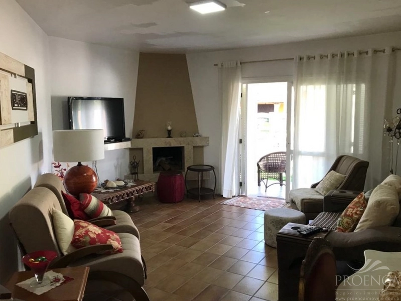 Casa a venda 03 dormitórios com piscina no Centro de Xangri-lá!: 7ª foto da galeria de imagens do imóvel