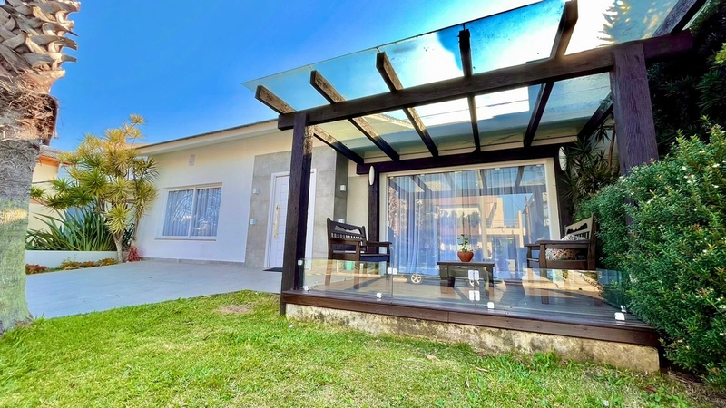 CASA 03 DORMITÓRIOS PARA VENDA, COND. CONDADO DE CAPÃO.: 3ª foto da galeria de imagens do imóvel