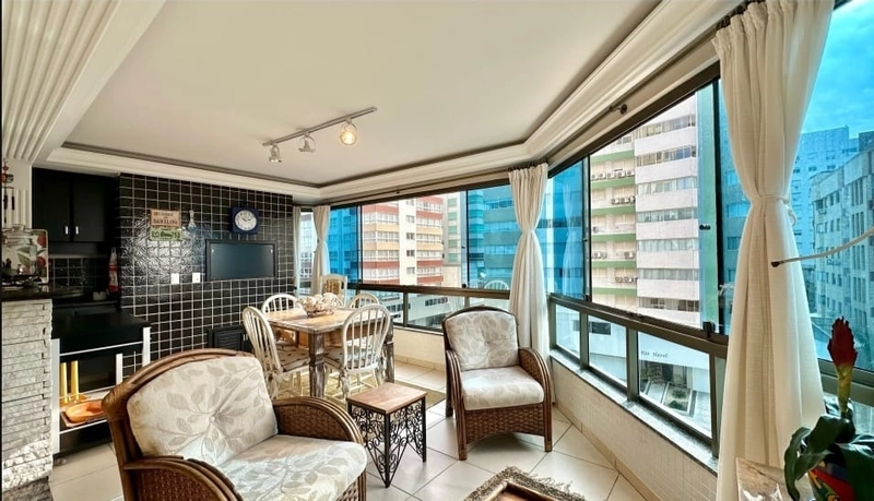 Apartamento de 3 Dormitórios Junto a Avenida! Vista Para o Mar: 2ª foto da galeria de imagens do imóvel