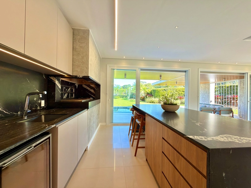 CASA À VENDA EM ATLÂNTIDA! 5 SUÍTES • 509 M² • LOTE DE ESQUINA: 20ª foto da galeria de imagens do imóvel