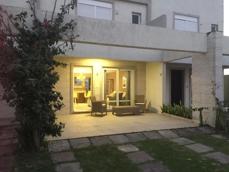 Casas à venda em Xangri-Lá, Condomínio Pateo Marbella: 1ª foto da galeria de imagens do imóvel