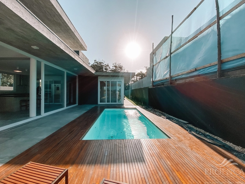 Casa térrea a venda frente ao lago, 05 suítes, Atlântida, Xangrilá.: 1ª foto da galeria de imagens do imóvel