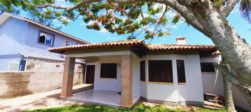 Casa à venda em Capão Da Canoa, próximo do mar.: 2ª foto da galeria de imagens do imóvel