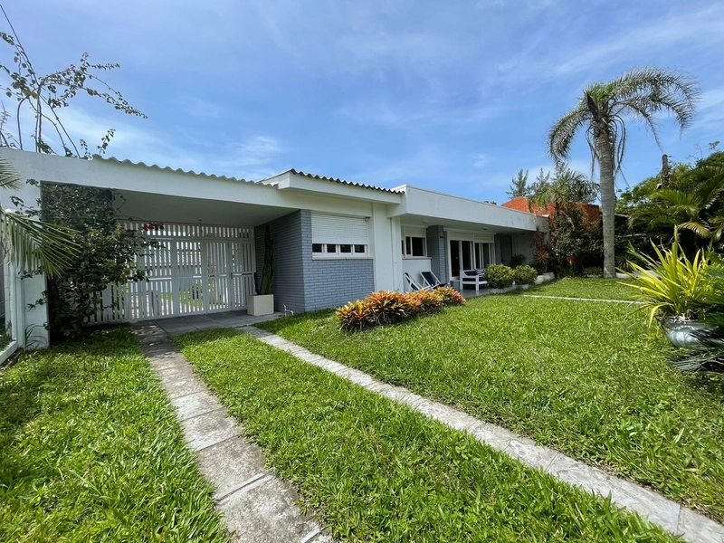 Casa 04 dormitórios com piscina em Atlântida/Xangri-lá!!: 1ª foto da galeria de imagens do imóvel
